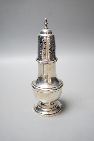 A George V silver baluster sugar caster, Birmingham, 1931, 19.8cm, 4.5oz.